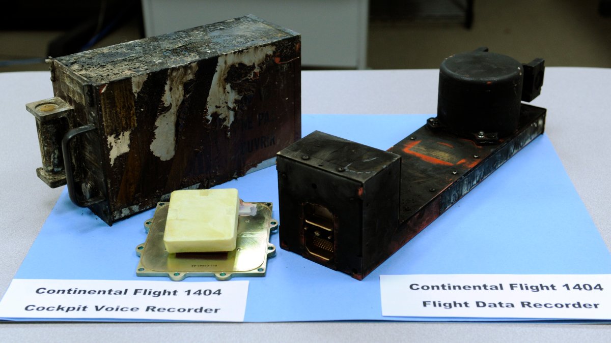 ‘Unacceptable’: Federal accident investigators urge FAA to require better voice recorders on plane cockpits
