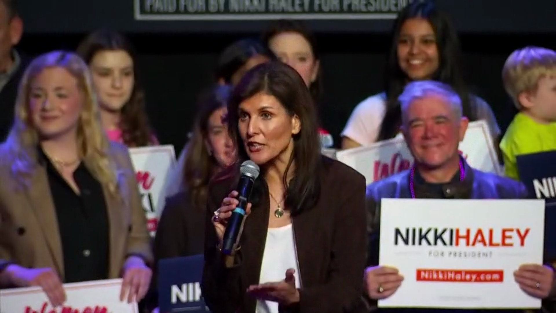 Nikki Haley makes campaign stop at Gilley s in Dallas