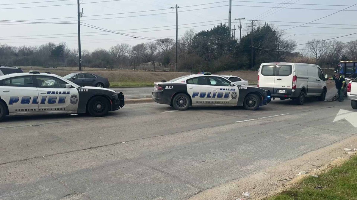 Man taken with stolen van seen yelling for help by other drivers – NBC 5 Dallas-Fort Worth - Vimarsana News