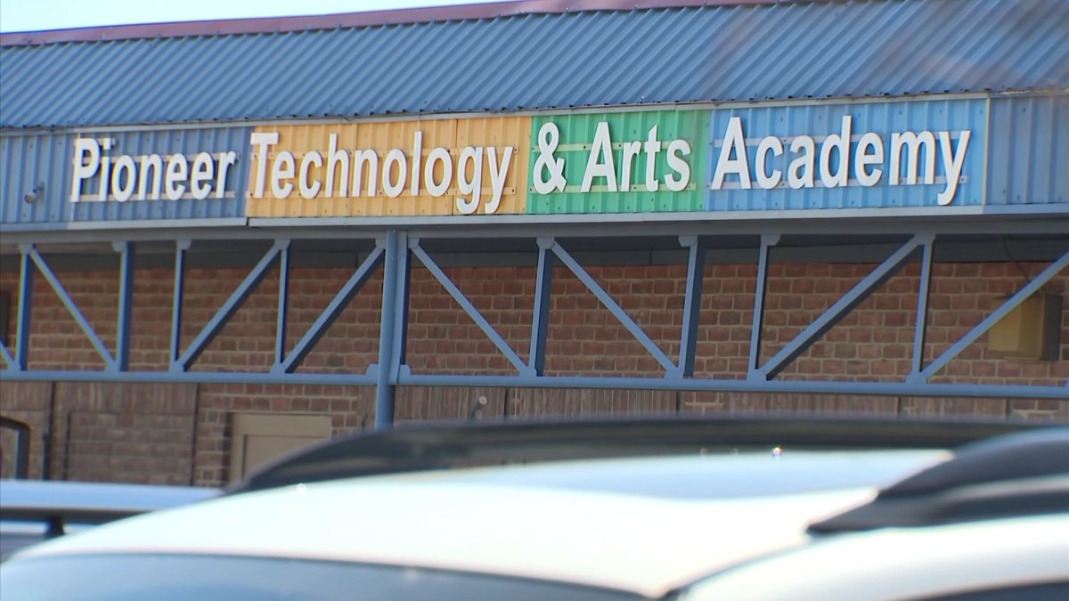 Classes resume at Texas school, a day after armed student injured by police – NBC 5 Dallas-Fort Worth - Vimarsana News