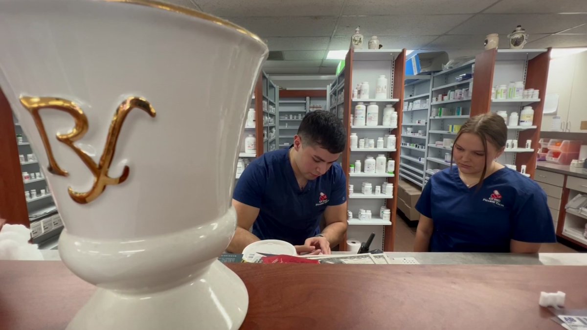 Grapevine students learn how to become pharmacy techs – NBC 5 Dallas ...