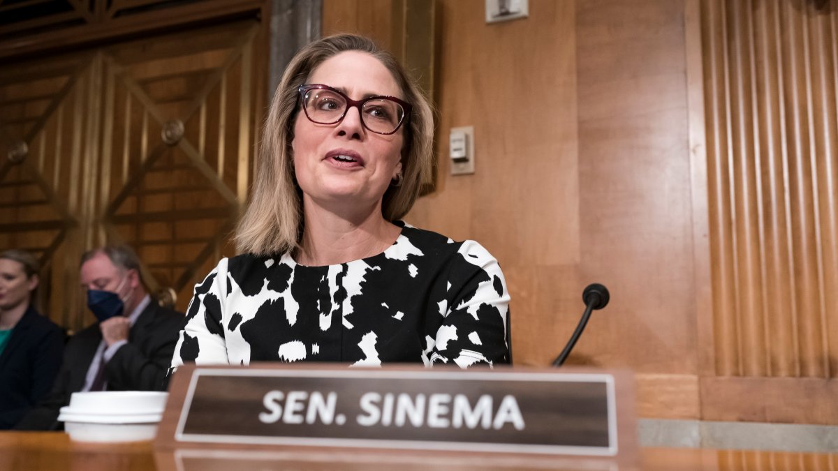 Independent Sen. Kyrsten Sinema of Arizona says she won't seek reelection, avoiding 3-way race