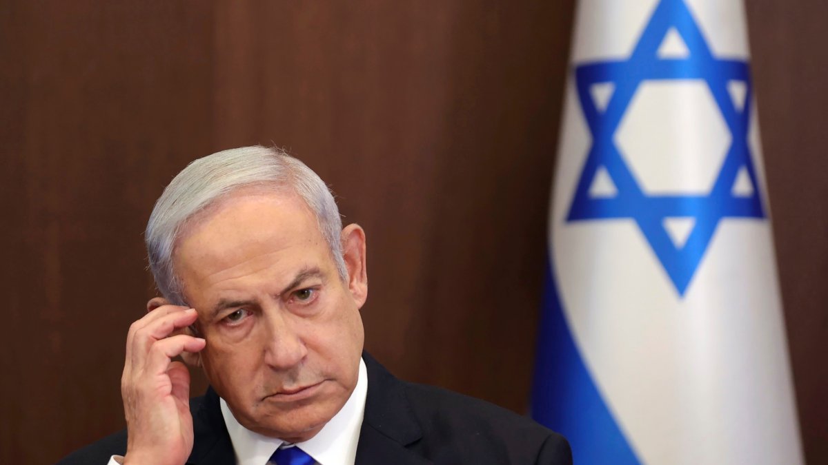 Israeli Prime Minister Netanyahu is to undergo hernia surgery