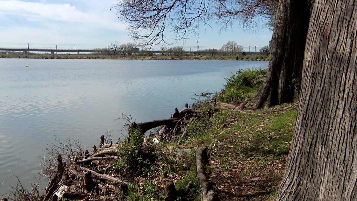 Dallas Police investigating after body found in lake near Bachman Recreation Center