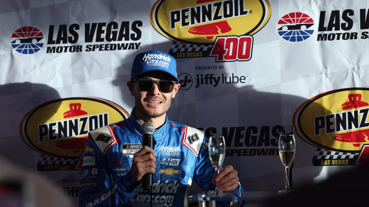 Kyle Larson wins at Las Vegas, Chevrolet stays unbeaten on season NBC