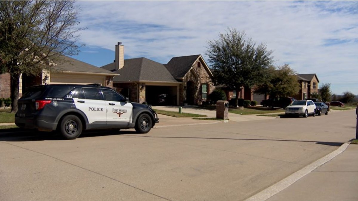 Police chase suspect who shot brother then drove away with children in car