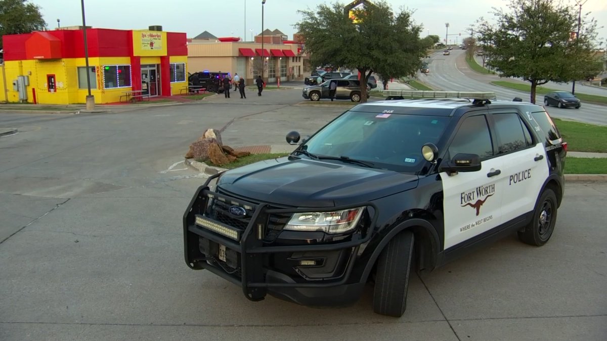 Man fatally shot during argument with three others at Fort Worth restaurant, police say