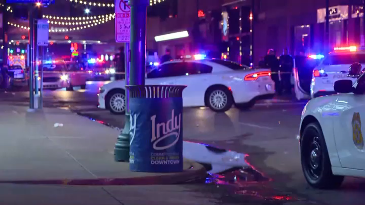 Shooting outside downtown Indianapolis mall wounds 7 children, police say