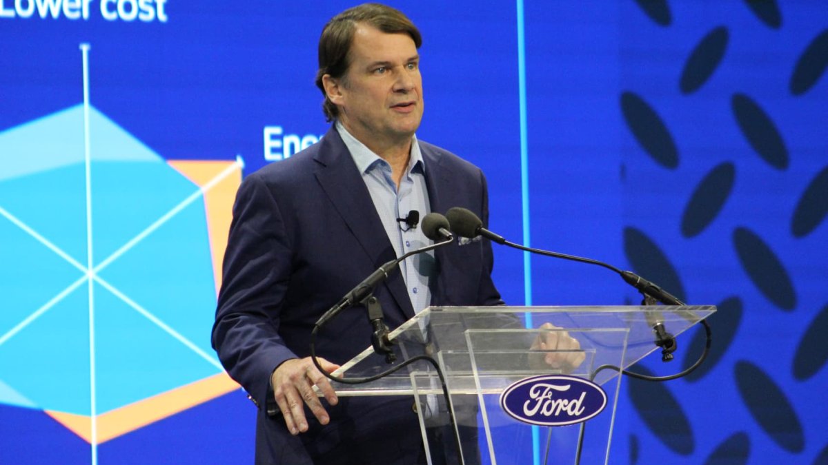 Ford to delay allelectric SUV to focus on hybrid vehicles NBC 5