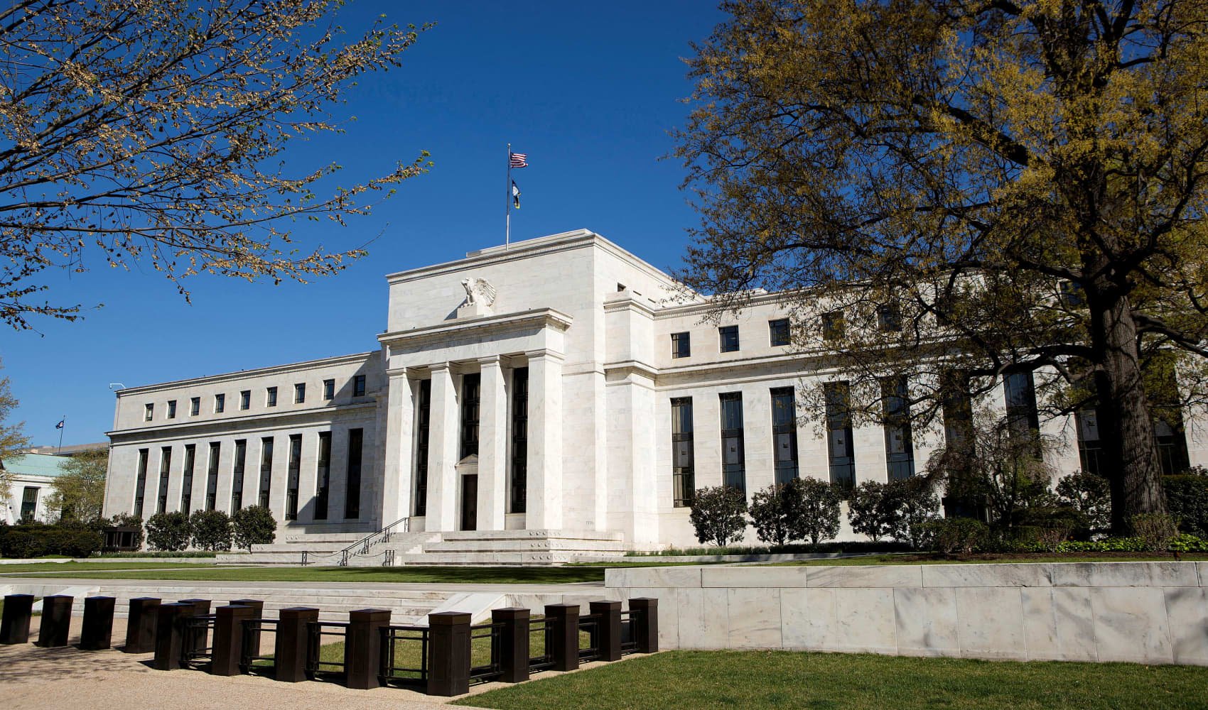 Fed likely to cut rates before ECB blinks, former BOE member says - Vimarsana News
