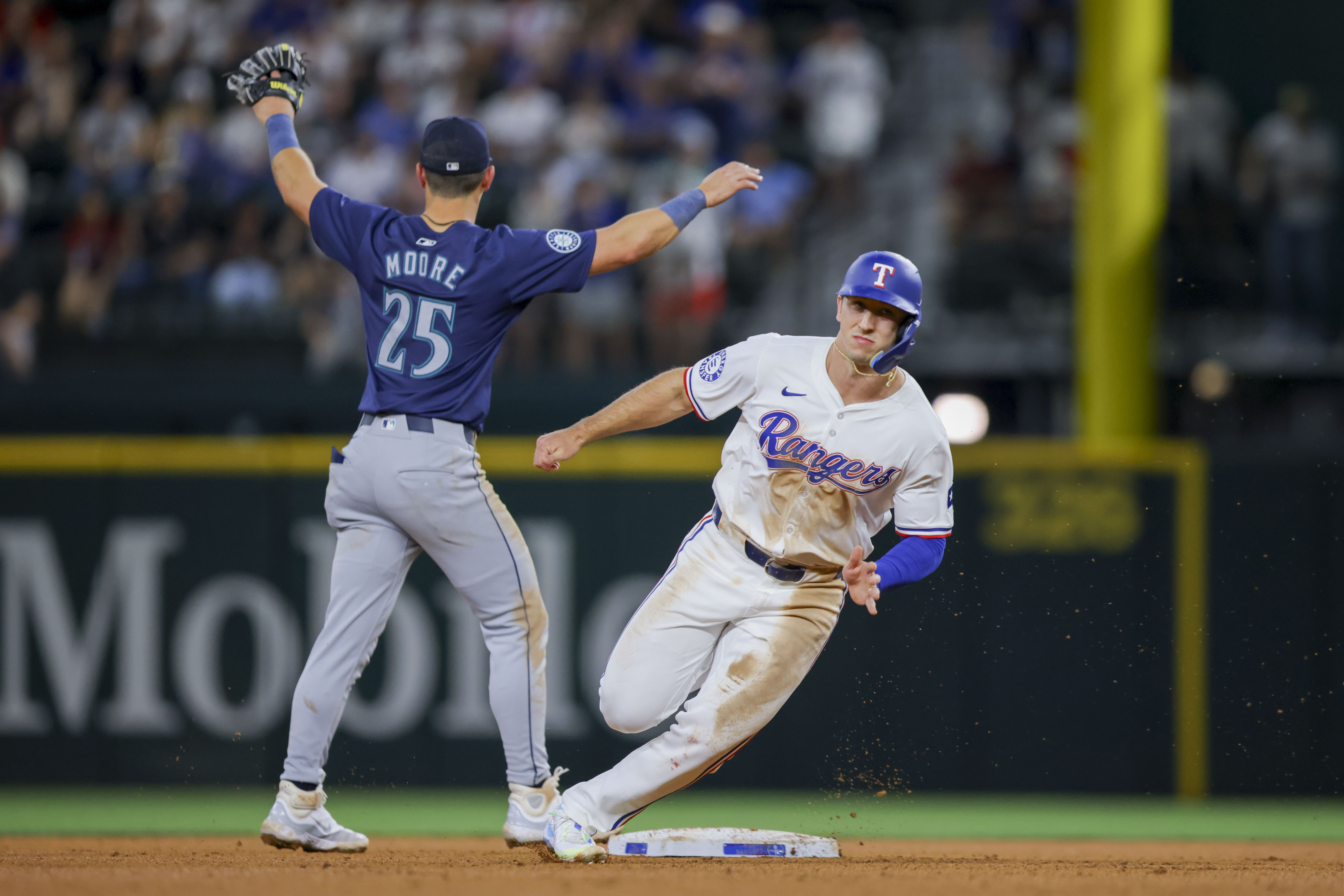 García and Carter hit back-to-back homers and Rangers beat Mariners