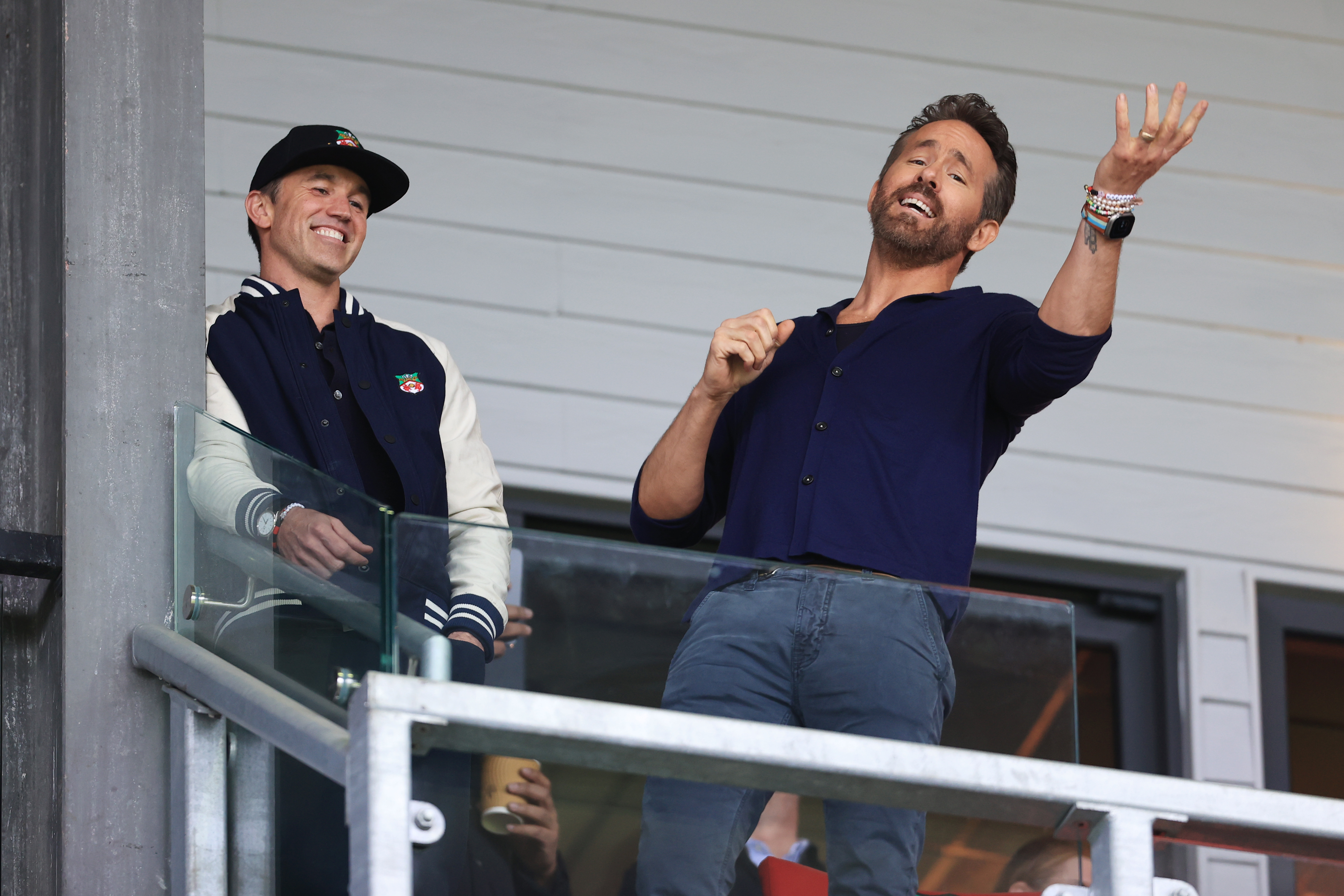 Ryan Reynolds' latest prank on Rob McElhenney involves the Titanic and
that steamy drawing
