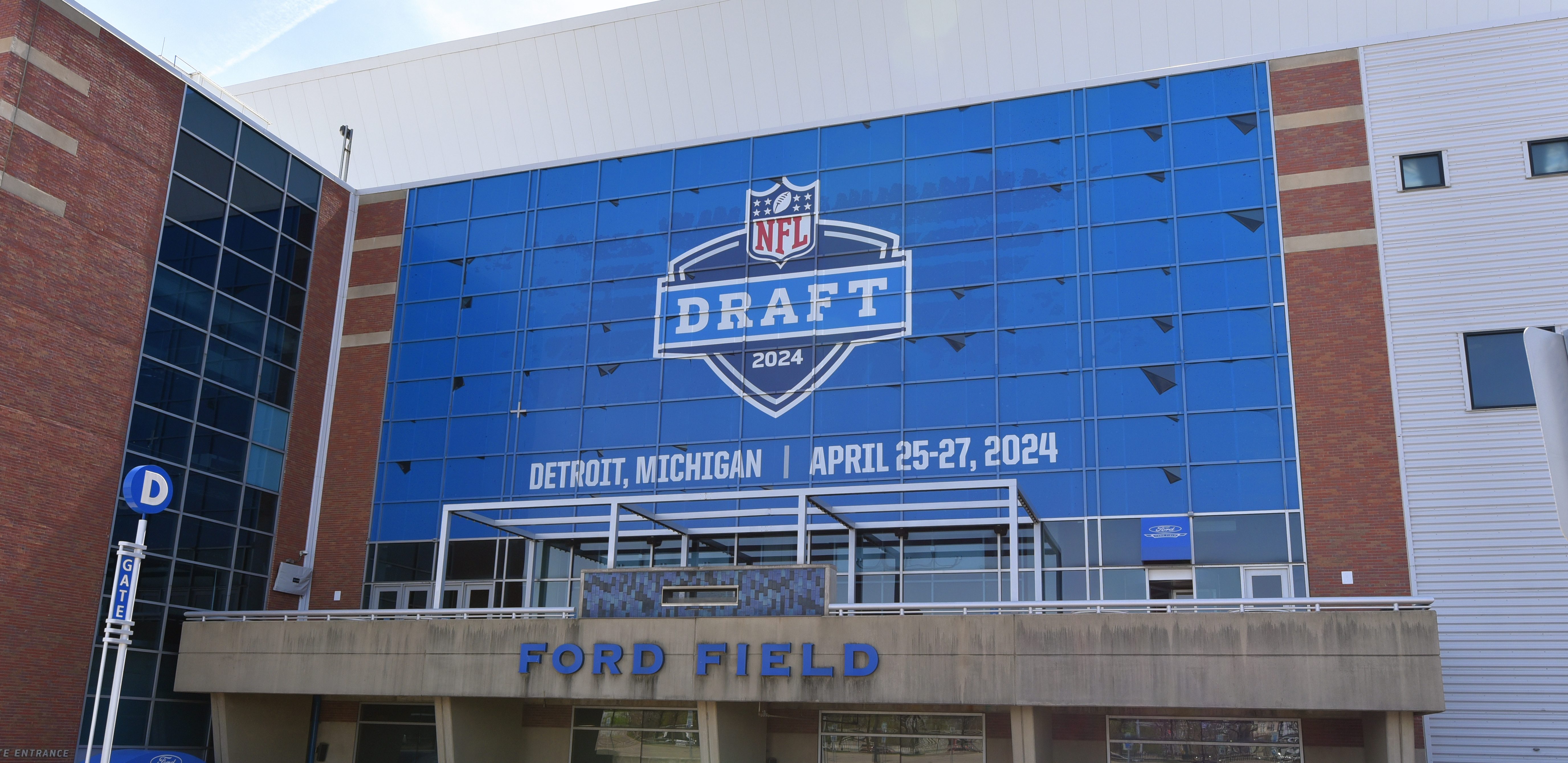 What time does the NFL Draft start tomorrow? Bears await top pick