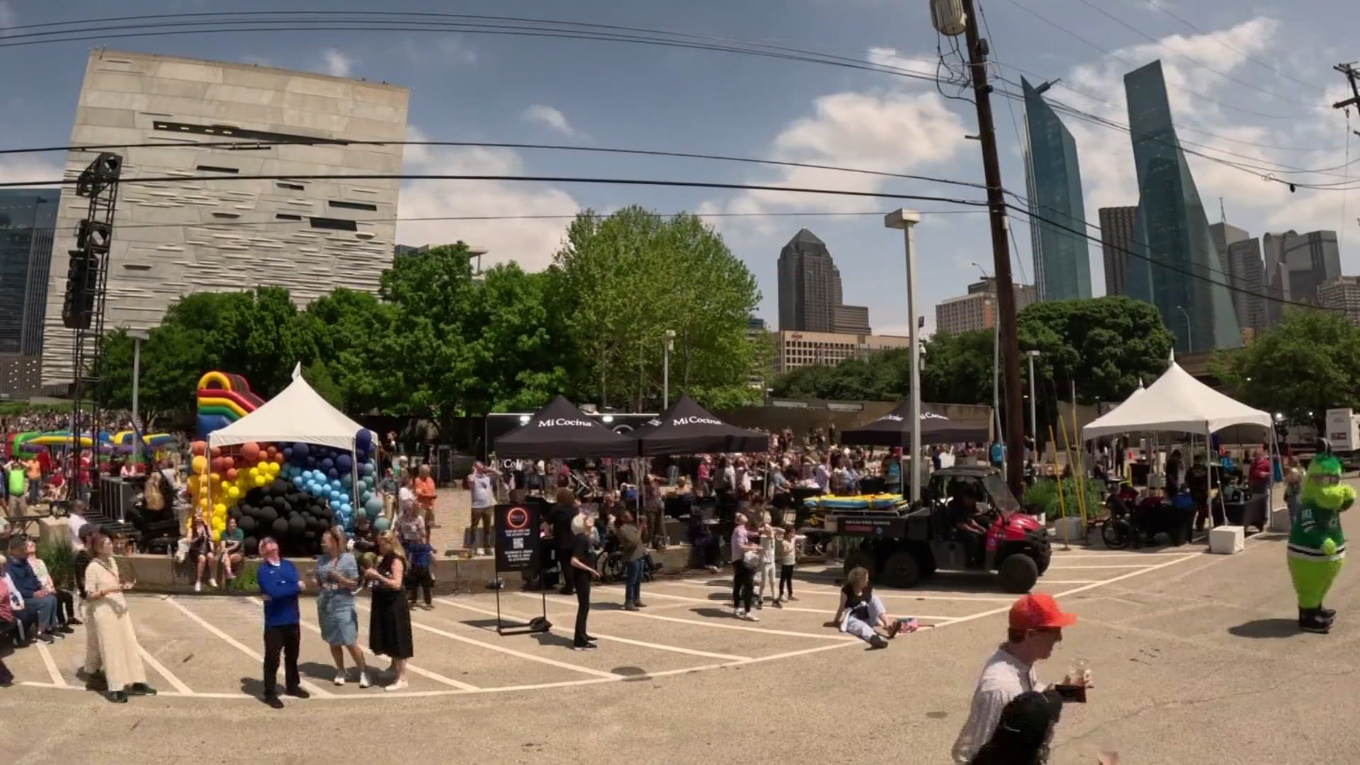 Eclipse watchers gather outside Dallas science museum – NBC 5 Dallas-Fort Worth - Vimarsana News