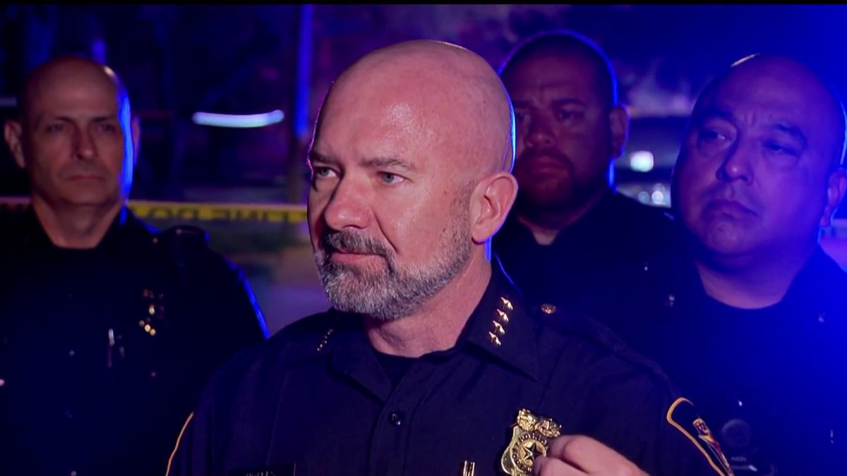 Fort Worth Police officer involved in shooting with possible suspect ...