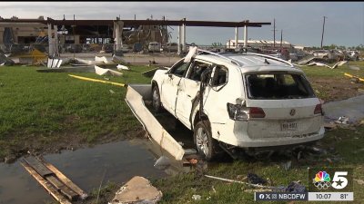 Survivor recalls horrifc moment when tornado hit Texas gas station