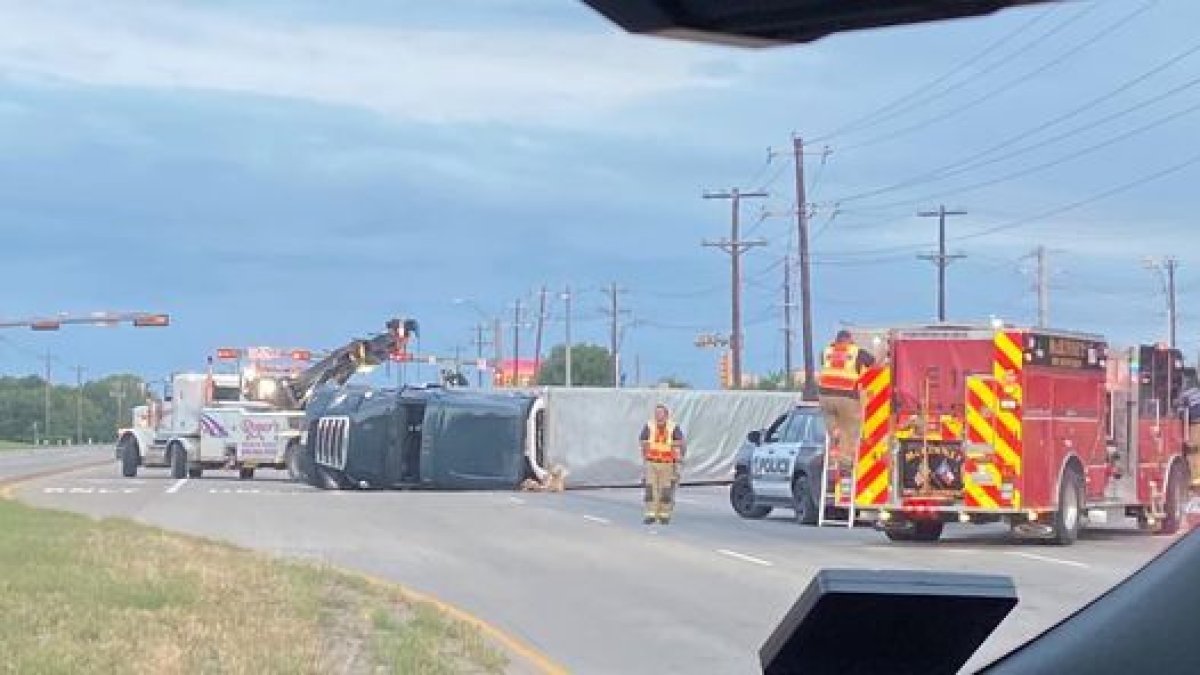 Flipped 18 wheeler shuts down 380 – NBC 5 Dallas-Fort Worth