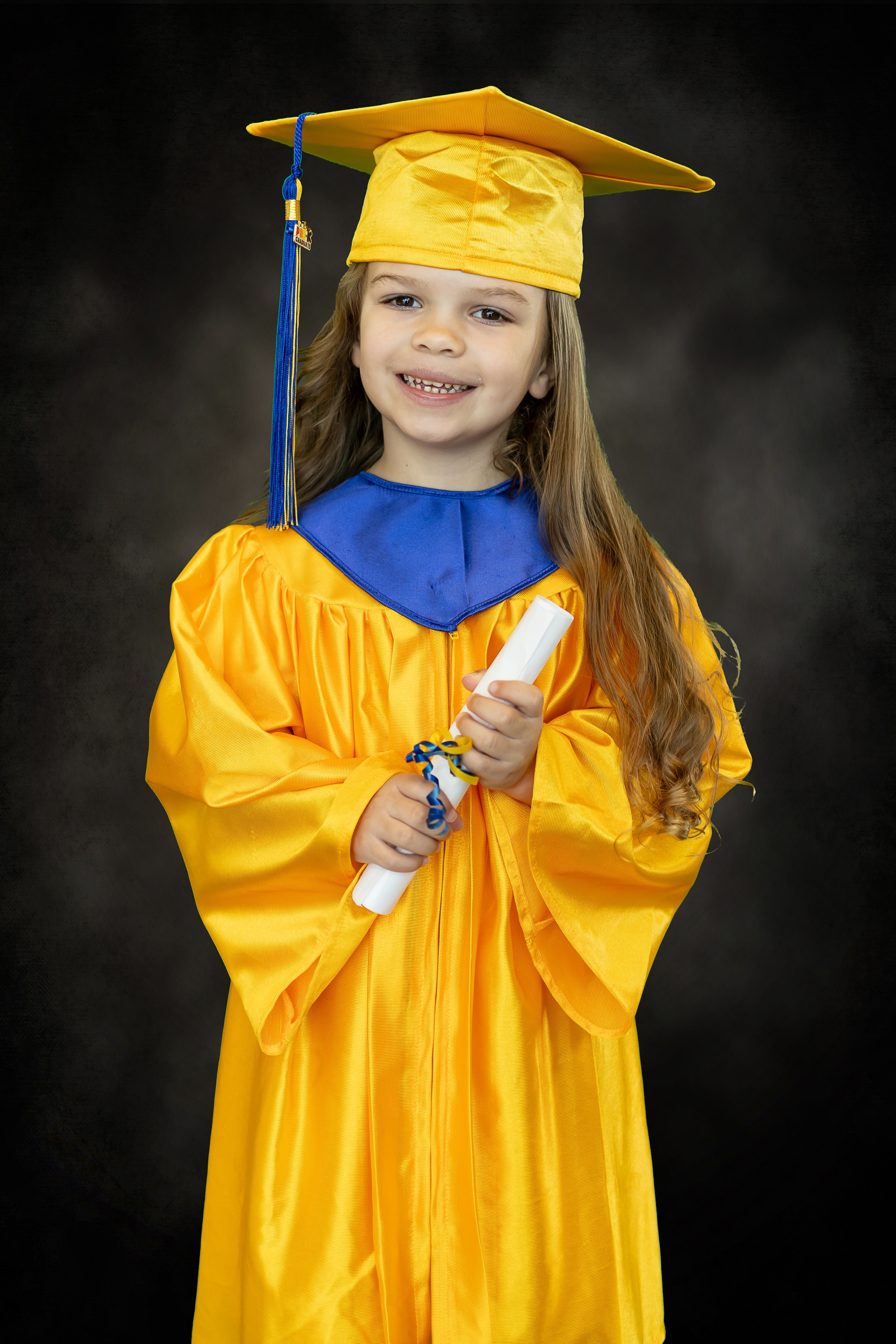 Amelia, 5 years old graduating Pre-K in Forney, Tx and is heading to<br />
Kindergarten next school year!