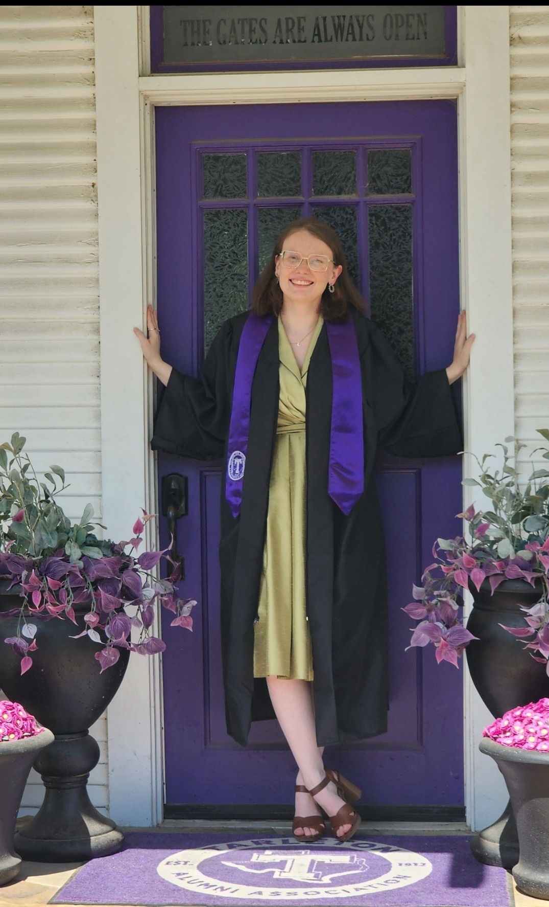 Jacqueline Taylor Green graduated with a Bachelor of Science degree in Biology from Tarleton State University.  Next she will be pursuing her Masters degree in wildife conservation