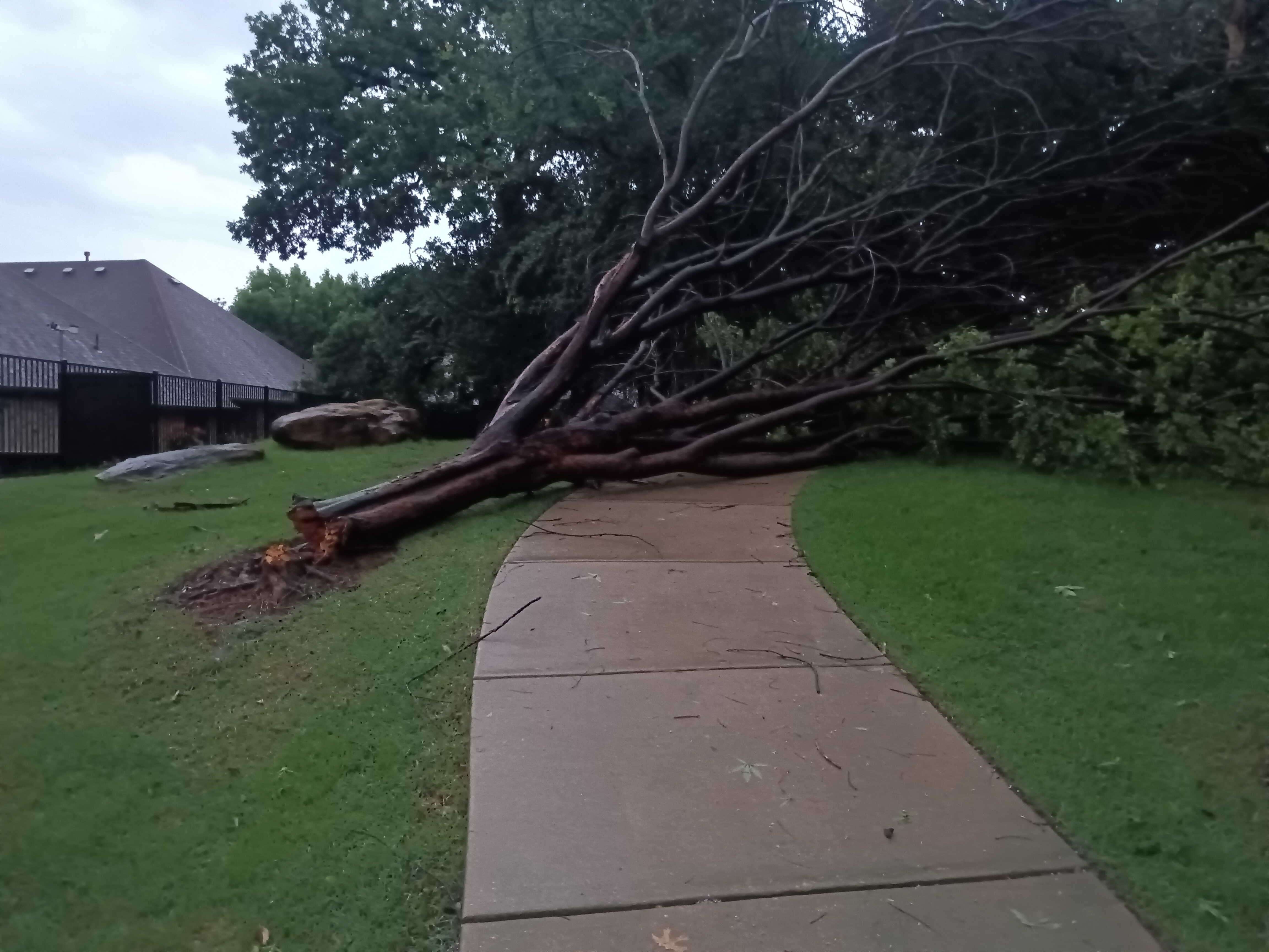 Grapevine, Stone Bridge Oaks neighborhood
