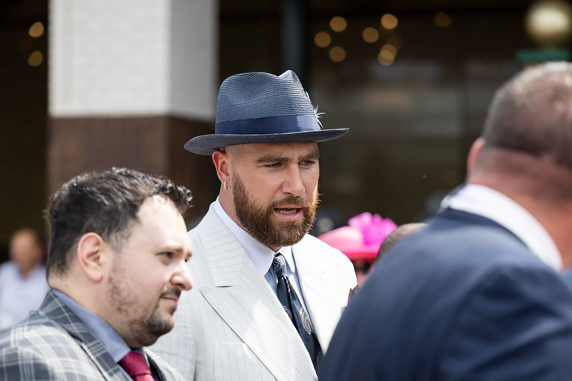 Travis Kelce makes surprise appearance at pre-Kentucky Derby party