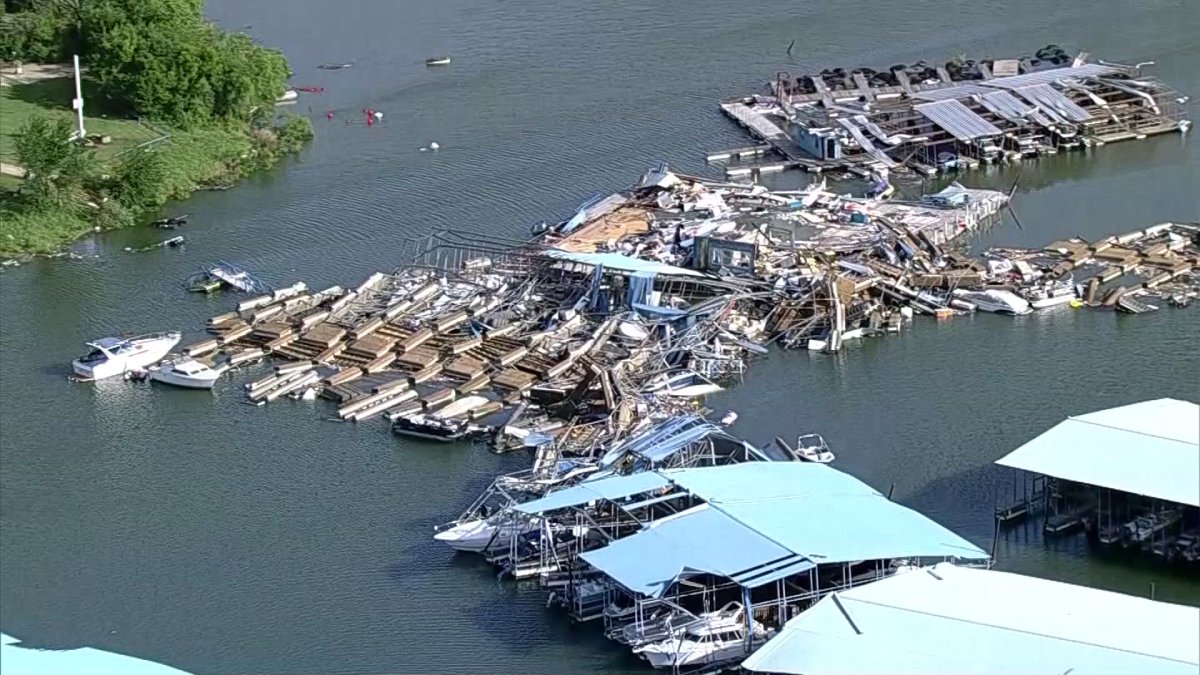 Survivors take shelter in freezer as tornado strikes restaurant at Lake ...