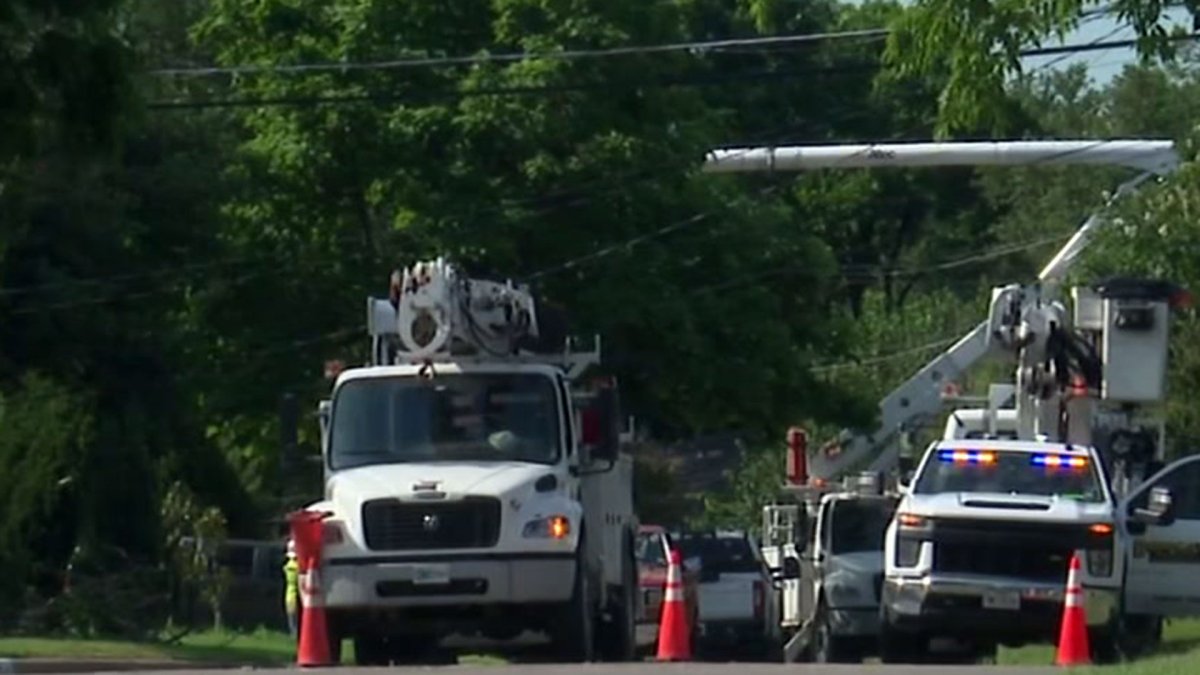 North Texas Storms Leave Hundreds of Thousands Without Power, Disrupt Primary Elections and Businesses