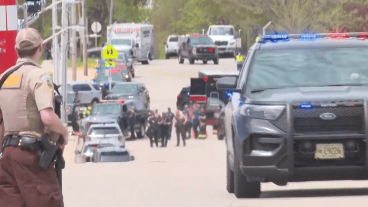 Wisconsin police fatally shot armed student outside Mount Horeb Middle School – NBC 5 Dallas-Fort Worth - Vimarsana News