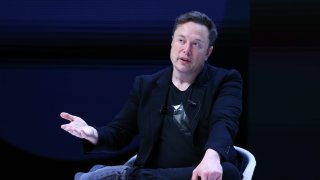elon musk softens ‘go f— yourself' comment as he tries to woo advertisers back to the platform