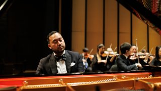 Jonathan Mamora Dallas International Piano Competition 2022 first prize winner Dallas Chamber Symphony