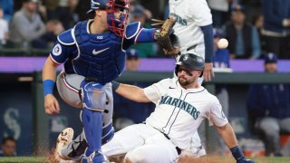 j-rod goes deep to help mariners win for 6th time in 7 games over rangers