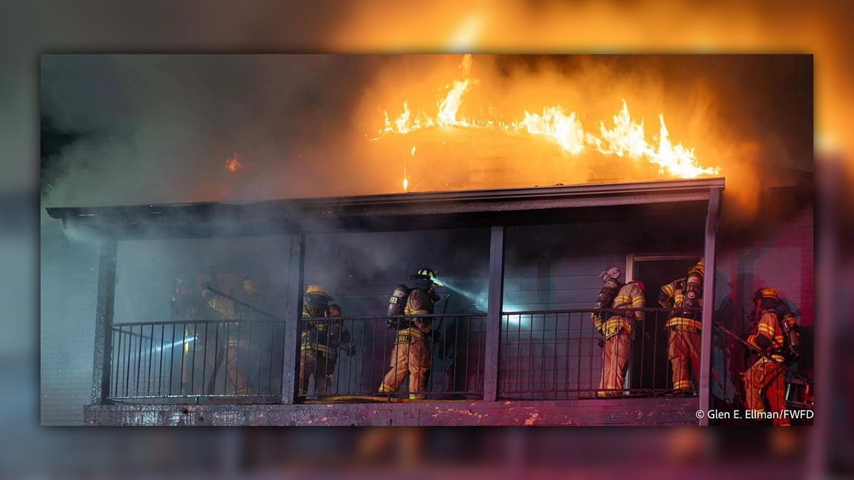 Photos show apartment complex fire in Fort Worth – NBC 5 Dallas-Fort Worth