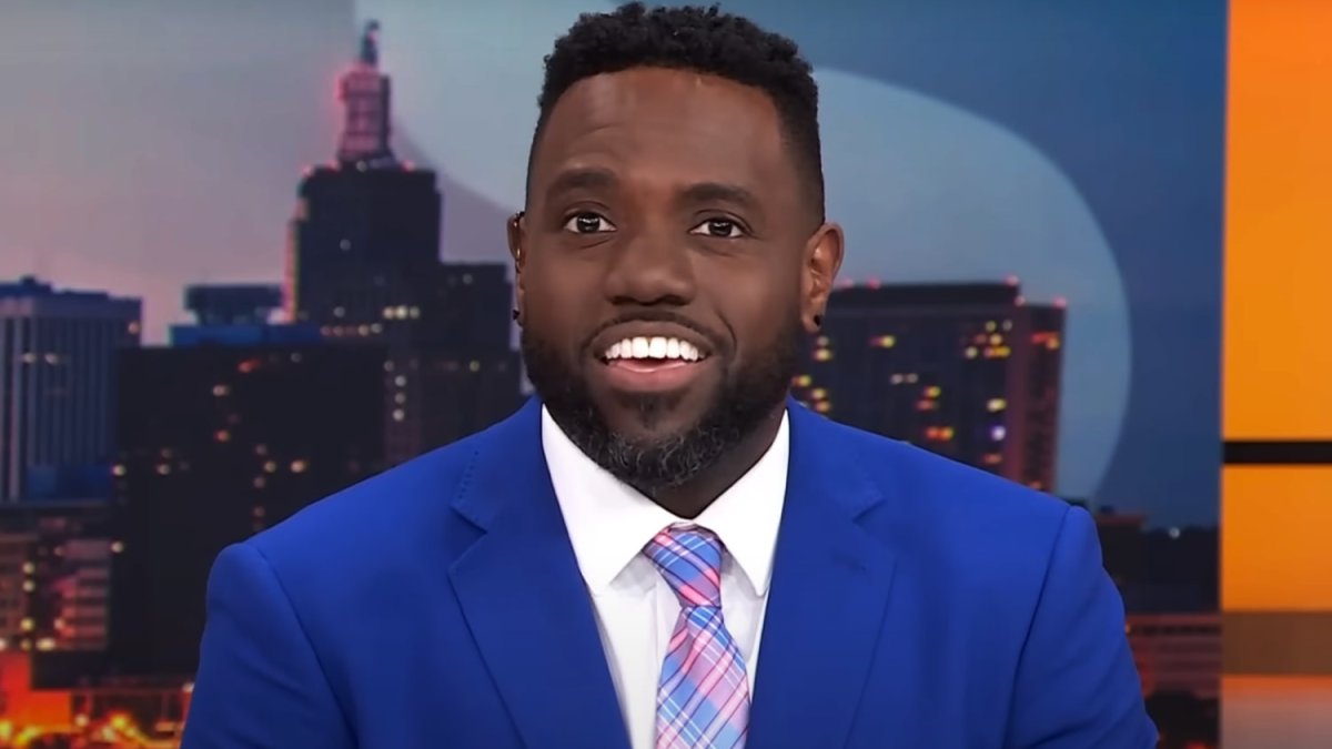 See a Minnesota morning anchor come out as gay on live TV: ‘I'm so nervous right now'