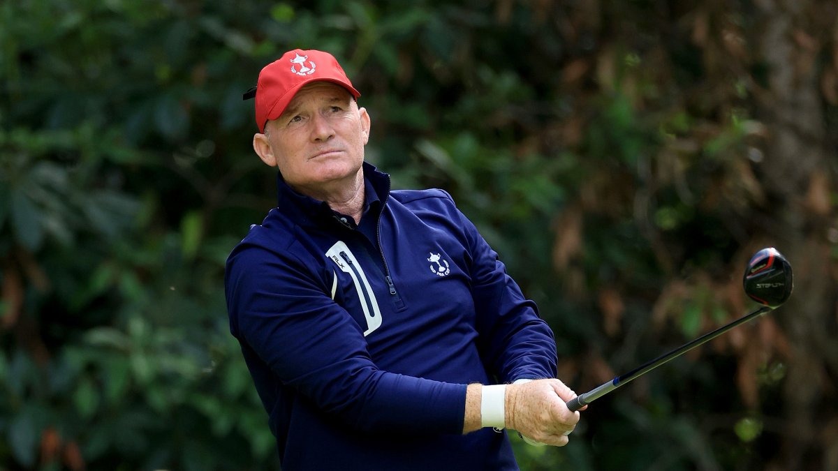 Golfer makes holeinone on backtoback shots at US Senior Open NBC