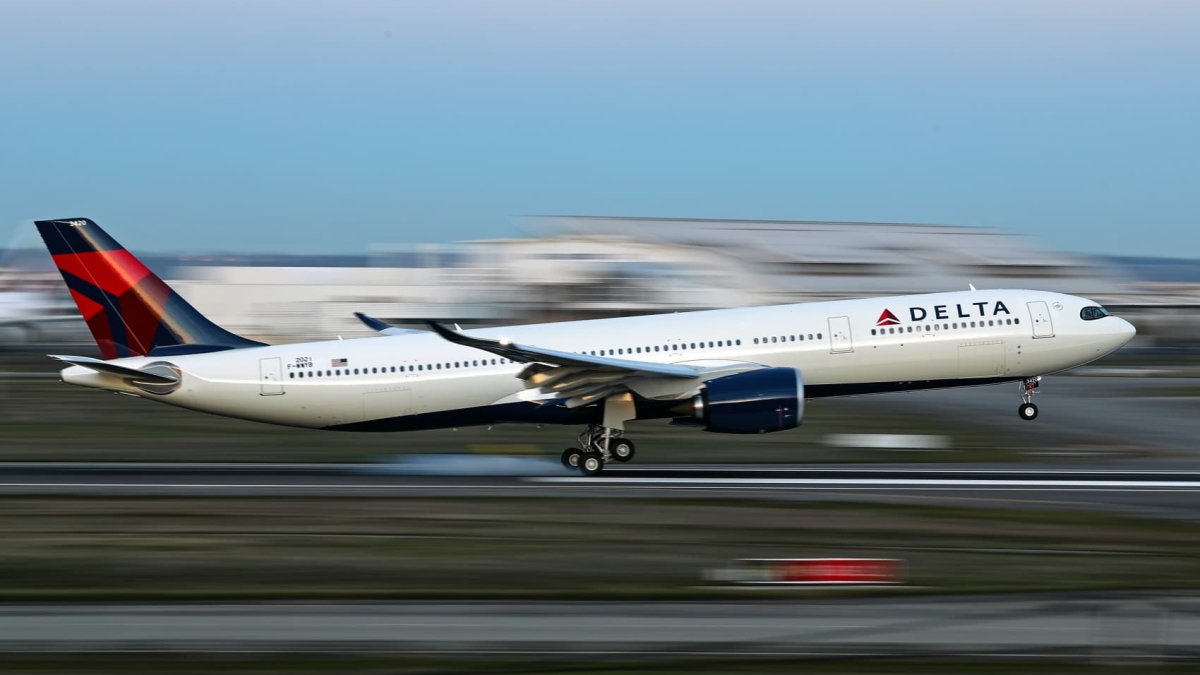 Delta shares slip after outlook falls short of estimates despite strong summer travel demand