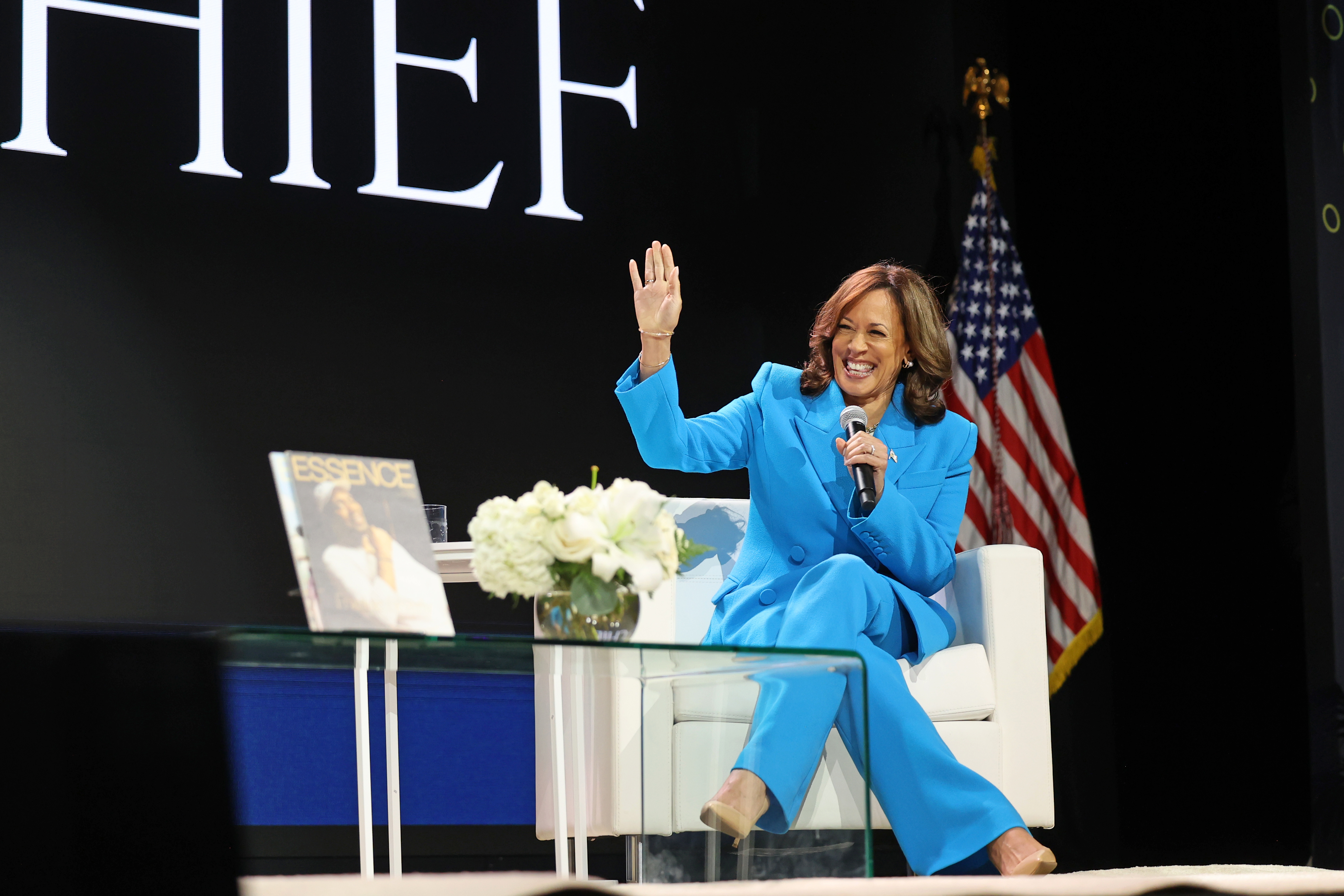 Black Democrats talk up Kamala Harris at Essence Festival NBC 5