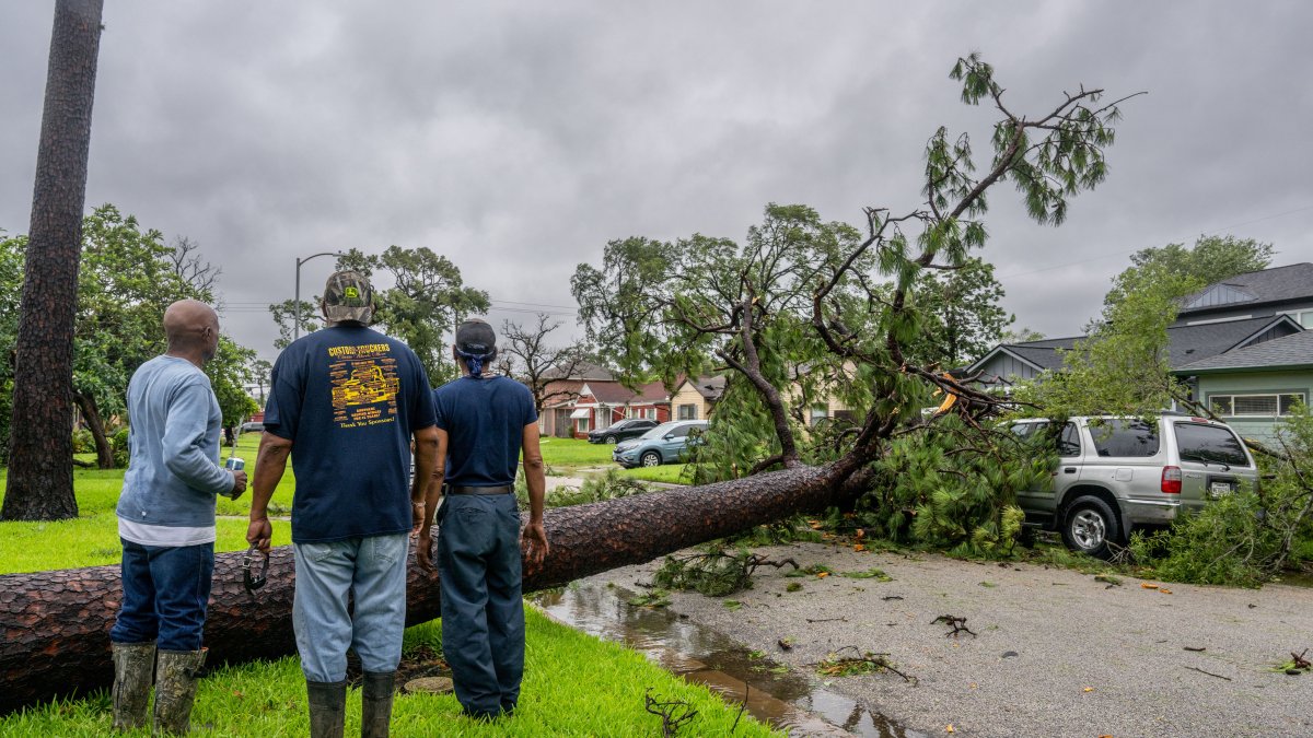 Power restored to some parts of Houston after Beryl millions still Power restored to some parts of Houston after Beryl millions still