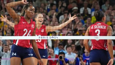 HIGHLIGHTS: Chiaka Ogobogu helps U.S. women's volleyball advance to Paris Olympics gold medal match