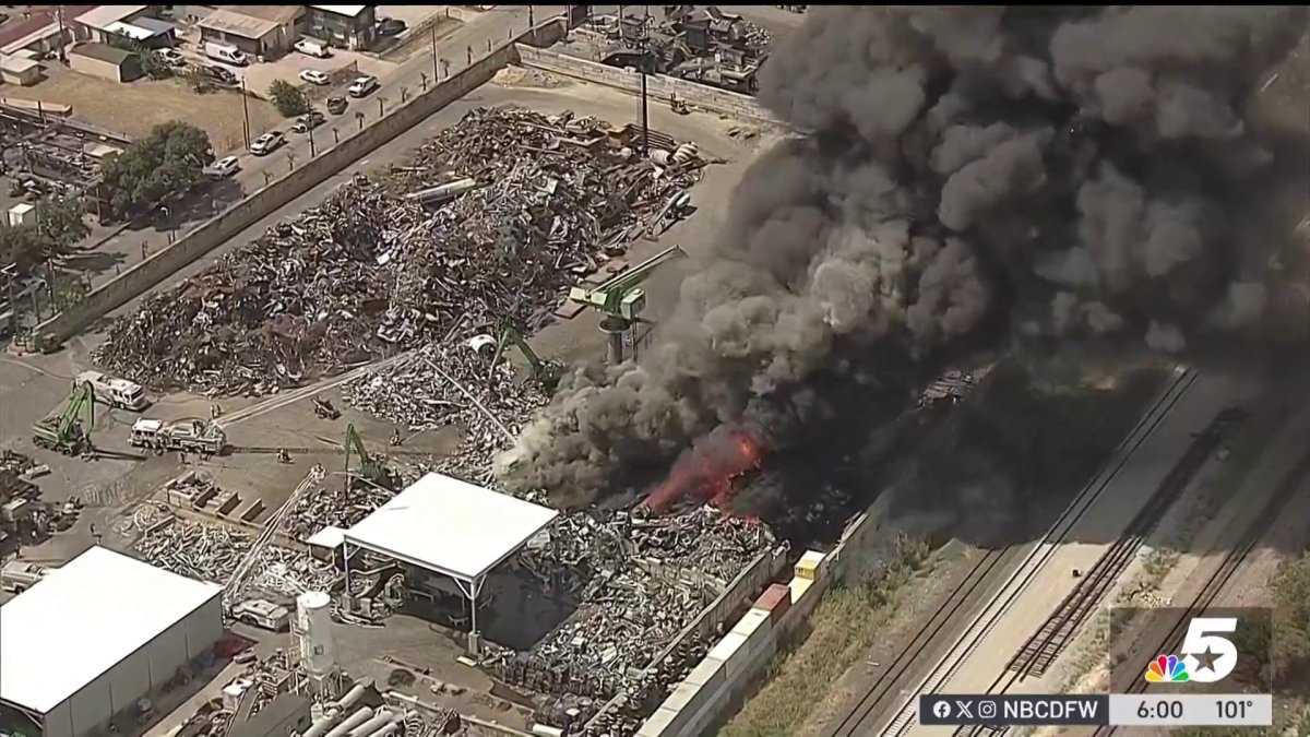 Crews continue to battle blaze at Fort Worth – NBC 5 Dallas-Fort Worth