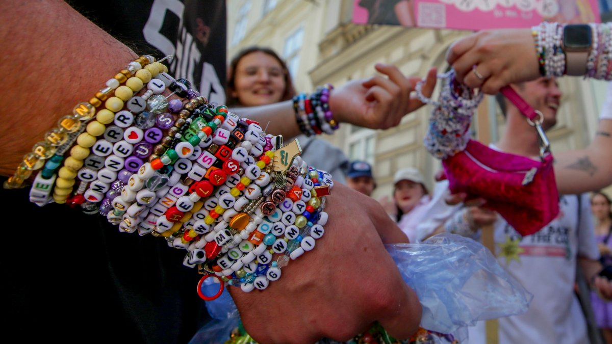 Taylor Swift fans are devastated by canceled shows in Austria NBC 5