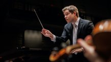 Richard McKay conducting 2024 Dallas Chamber Symphony