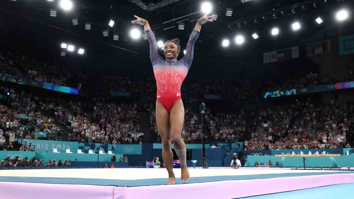 Simone Biles gets silver in floor routine at the 2024 Olympics NBC 5