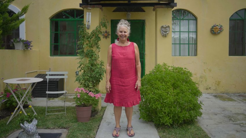 Janet Blaser has been living in Mexico since 2006. She moved from Mazatlán to San Antonio Tlayacapan in March 2024.