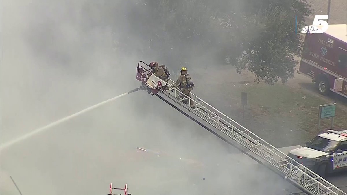 Crews battle fire at Dallas apartment complex – NBC 5 Dallas-Fort Worth