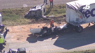 Fatal multi-vehicle crash shuts down busy highway between Texas and Oklahoma