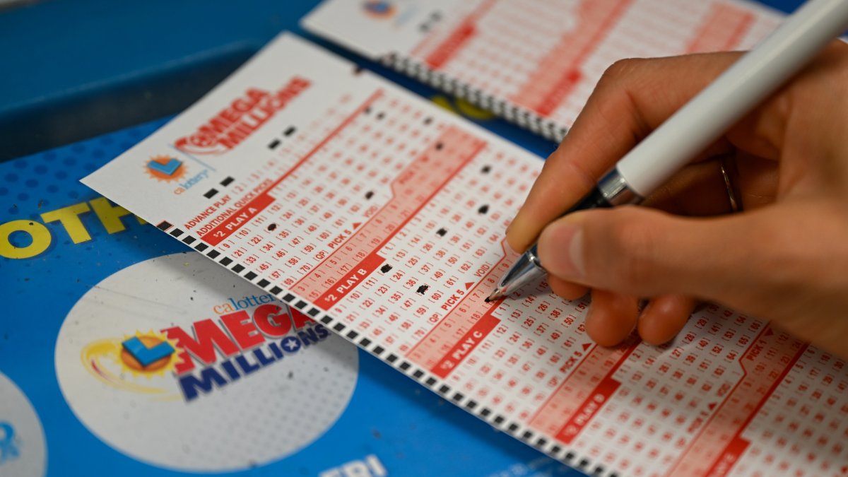 Mega Millions rises to 800 million after no winner Friday night NBC