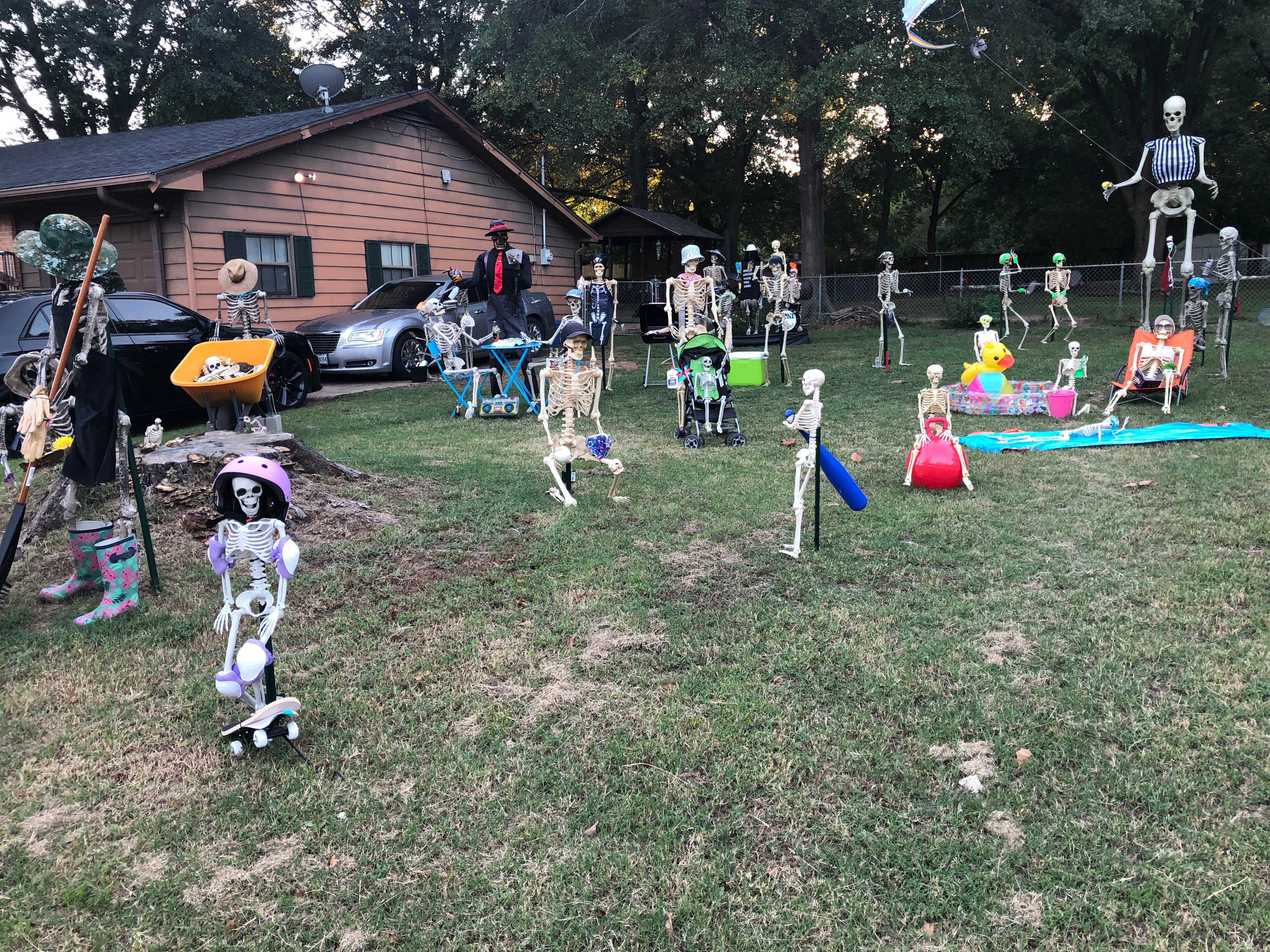 Heather Black in Paris Texas goes all out for Halloween. She has skeletons doing summer themes for children and scary things for older kids and adults. She has won People’s Choice in Lamar county. It is worth the drive  to come on Halloween. She dresses up and passes out candy. She has other spookiness going on with friends dressed and helping her. Address is 1030  S.E. 23 rd Paris Texas Come out and have some family fun!