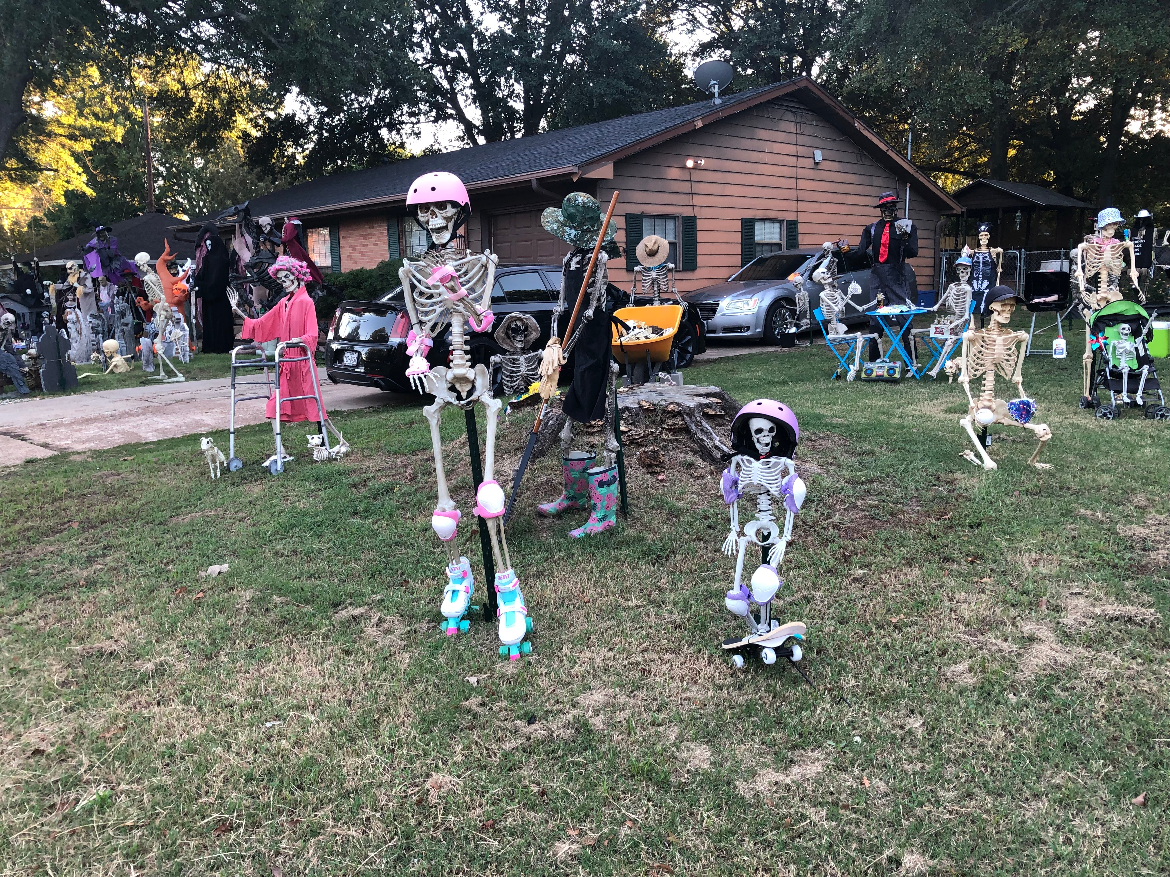 Heather Black in Paris Texas goes all out for Halloween. She has skeletons doing summer themes for children and scary things for older kids and adults. She has won People’s Choice in Lamar county. It is worth the drive  to come on Halloween. She dresses up and passes out candy. She has other spookiness going on with friends dressed and helping her. Address is 1030  S.E. 23 rd Paris Texas Come out and have some family fun!