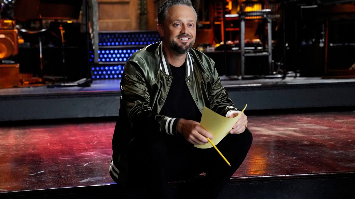 Nate Bargatze reveals he learned of this common fruit at the age of 40