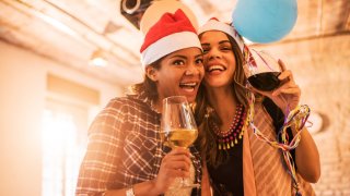 Money editor and CFP: The top 4 tips I give my friends who want to avoid overspending around the holidays